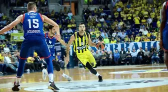 THY Euroleague'de Fenerbahçe, Anadolu Efes'i 81-70 Mağlup Etti