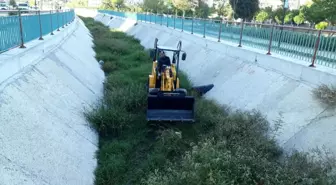 Cumhuriyet Mahallesi'ne Dere Temizliği