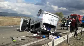 Tem'de Hafif Ticari Araç Takla Attı: 1 Ölü, 4 Yaralı