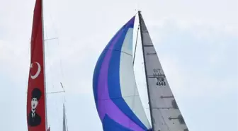 Yelkenli Yatların Cumhuriyet Kupası Mücadelesi Başladı