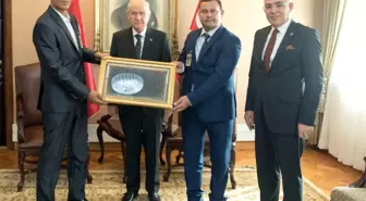 Arıcılardan Bahçeli'ye 'Petekten Tablo'