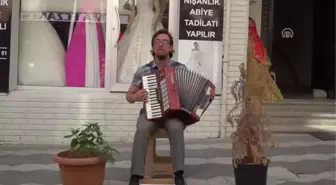 Akordeonu, Ekmek Kapısı Oldu