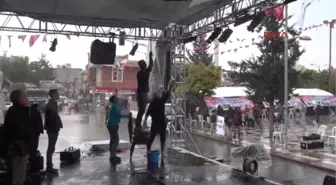 Şanlıurfa Suruç'ta Nar Festivali'ne Yağmur Engeli