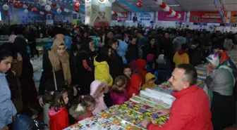 Tokat'ta Kitap Fuarına Yoğun İlgi