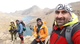 Ünlü Dağcı Tunç Fındık ve Ekibi Hakkari'de Tırmanış Yaptı