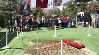 Demirel 93'üncü Yaş Gününde Mezarı Başında Anıldı