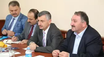 Vali Bektaş, Rize Yaz Meyve Sebze Toptancı Hali Esnafıyla Bir Araya Gelerek Talep ve Beklentilerini...
