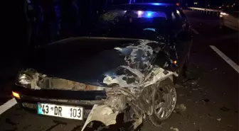 Aslanapa'da Trafik Kazası: 2 Yaralı