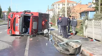 İtfaiye Aracıyla Kamyonet Çarpıştı: 5 Yaralı