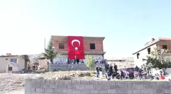 Şehit Piyade Sözleşmeli Er Sercan Kara'nın Babaevine Acı Haber Ulaştı