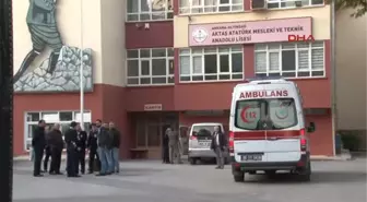 Ankara'da 1 Öğretmen, 23 Öğrenci Civadan Zehirlendi