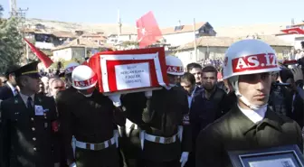 Isparta Şehidini Uğurladı