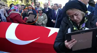 Türkiye Şehitlerini Uğurladı! Annenin Ağıdı Yürekleri Dağladı: Bayrağımızla Ne Kadar Güzel Olmuşsun