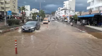 Mersin'de Yağışlar Sele Neden Oldu