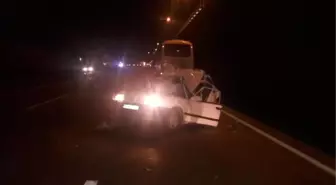 Otobüs, Otomobile Çarptı: 2 Ölü, 1 Yaralı