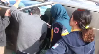 Karaman Kaza Sonrası Yan Dönen Otomobilden İtfaiye Ekipleri Kurtardı