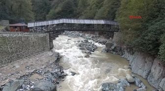 Rize'de Yağmurdan Korumak İçin Köprünün Üzeri Kapatıldı
