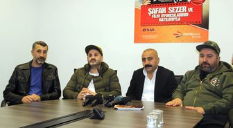 Şafak Sezer Hayranlarıyla Buluştu