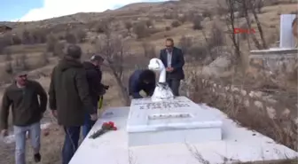 Tunceli Dha Muhabiri Cem Emir Mezarı Başında Anıldı