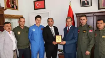 Türk Hava Kurumu'ndan Başkan Özkan'a Plaket