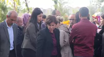 HDP'li Vekil, PKK'lı Teröristin Cenazesine Katıldı