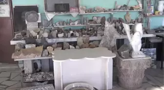 30 Yıllık Taş Koleksiyonu İçin Meraklısını Arıyor