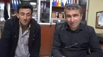 Artvin Piyangonun Büyük İkramiye Talihlisi Gazete Dağıtıyor