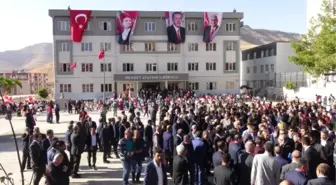 Derik'te Eğitime Katkı, Şehit Kaymakam Safitürk'e Vefa