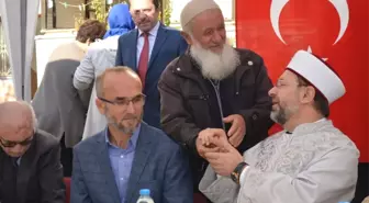 Diyanet İşleri Başkanı Erbaş Şehit Evini Ziyaret Etti, Kur'an Okudu