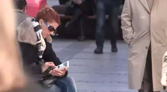 İnternet Bağımlılığı İlişkileri, Evlilikleri, İş Hayatını Bozabiliyor' - Bursa