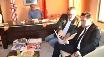 Kaymakam Görgülüaslan ve Başkan Gençer'den Ayvalıkgücü Belediyespor'a Nazik Ziyaret