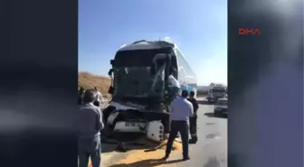 Mersin'de Trafik Kazası : 1 Kişi Öldü, 9 Kişi Yaralandı