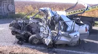 Sera İşçilerini Taşıyan Minibüs Otomobille Çarpıştı: 2 Ölü, 3'ü Ağır 18 Yaralı