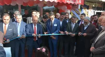 Vali Ustaoğlu, Tatvan'da Eczane Açılışına Katıldı
