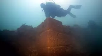 Van Gölü'nde Urartular Dönemine Ait 3 Bin Yıllık Kale Bulundu