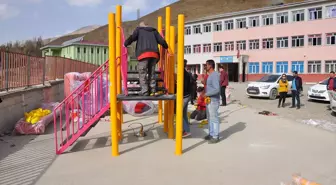 Yüksekova'da Okul Bahçeleri Parka Dönüştürülüyor