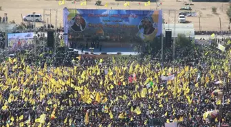 Yüz Binlerce Filistinli Arafat'ı Andı