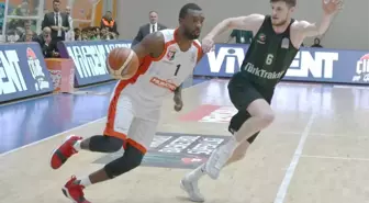 Tahincioğlu Basketbol Süper Ligi: İstanbul Bbsk: 77 - Muratbey Uşak: 73