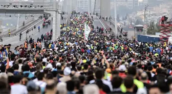 Vodafone 39. İstanbul Maratonu Başladı! Yüz Binler Köprüye Koştu