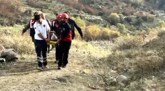 Derede Mahsur Kalan Balıkçıyı Umke Kurtardı