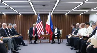 Duterte, Asean Zirvesi'nde Trump ile Görüştü