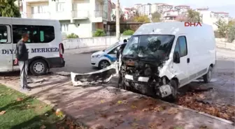 Denizli Diyaliz Hastalarını Taşıyan Minibüs Kamyonetle Çarpıştı 1 Ölü, 6 Yaralı