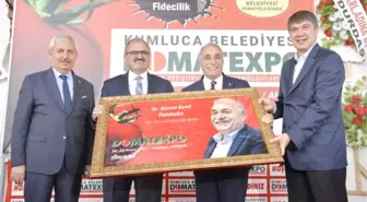 Domatexpo'da Türkler ve Ruslar Domates Yeme Yarışı Yaptı