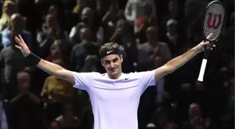 Federer Londra'da Yarı Finalde