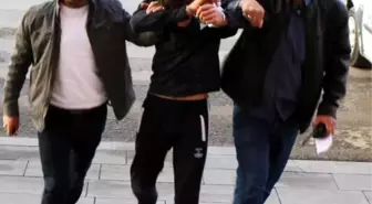 Otomobillerden Çaldığı Elektronik Eşyaları Satarken Yakalandı