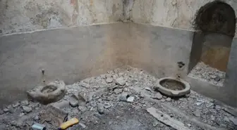 Tarihi Hamam Onarılmayı Bekliyor