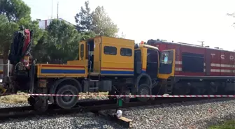 Yük Treni Bakım Aracı ile Çarpıştı: 3 Yaralı