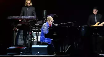 Elton John 'Ara Veriyor'