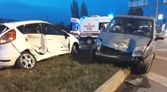 Kütahya'da Trafik Kazası: 8 Yaralı