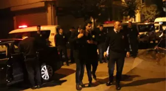 Polisten Kaçan Araç Kaza Yaptı: Kadınlar Yaya Olarak Kaçtı, Sürücü Gözaltında
